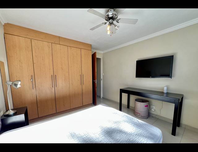 2 BEDROOM APARTMENT TO LET IN BEDFORD GARDENS